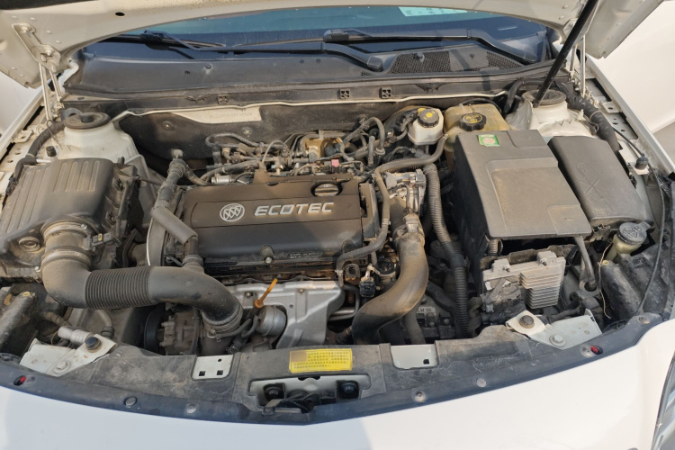 别克 君威 2015款 1.6T 精英技术型机舱底盘24