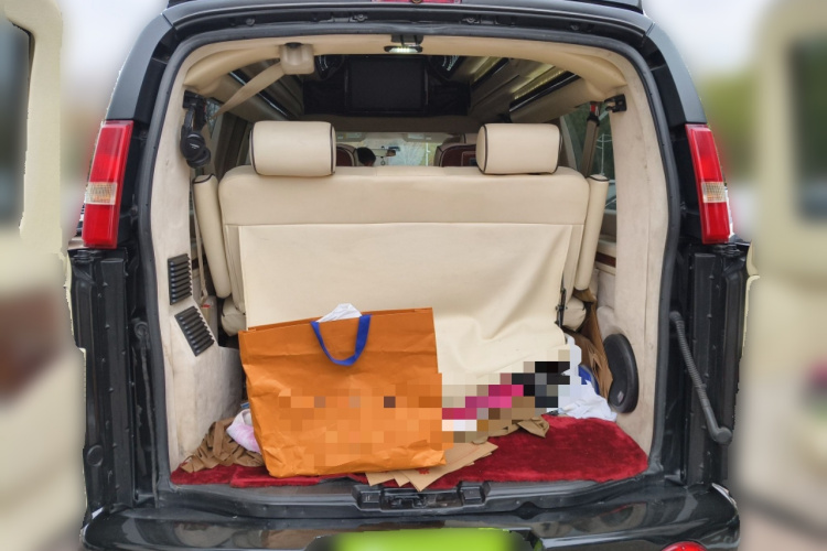 GMC SAVANA 2014款 5.3L 四驱领袖版中控内饰23