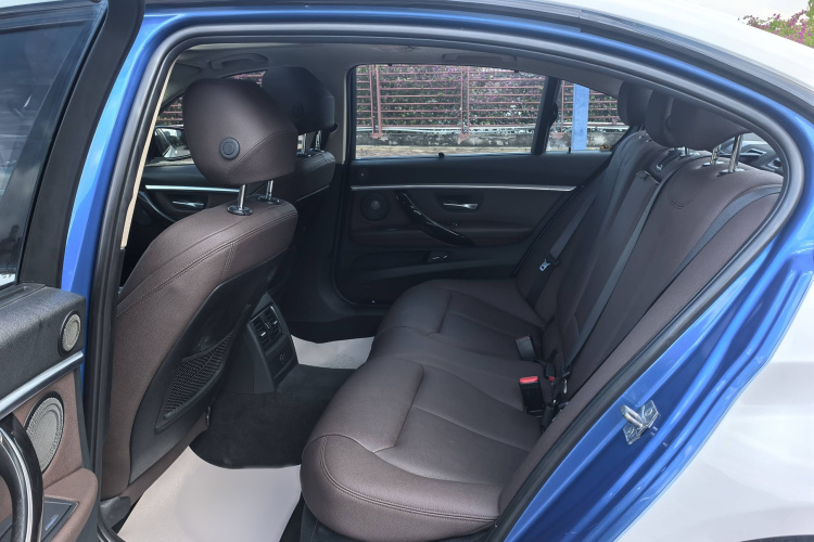 宝马3系 2019款 320Li M运动曜夜版中控内饰7002