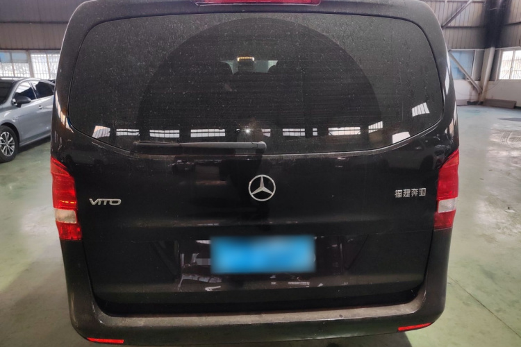 奔驰 威霆 2020款 2.0T 商务版 7座车身外观6