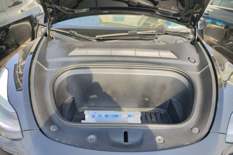 特斯拉 Model Y 2021款 标准续航后驱版机舱底盘24