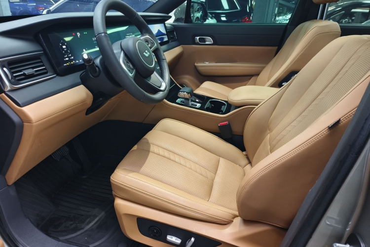 理想汽车 理想ONE 2020款 增程6座版中控内饰7003