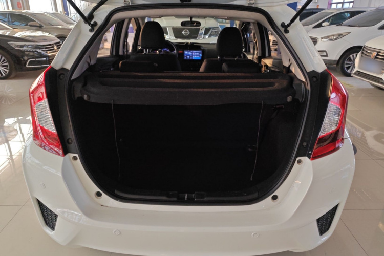 本田 飞度 2016款 1.5L LXS CVT舒适天窗版机舱底盘23