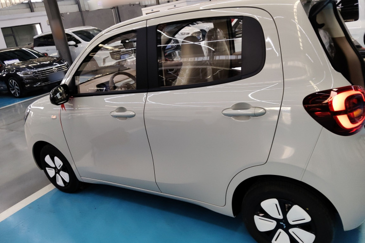 五菱汽车 宏光MINIEV 2025款 四门版 进阶款车身外观4