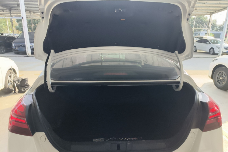 吉利汽车 帝豪 2019款 领军版 1.5L 手动向上互联型 国V局部细节23