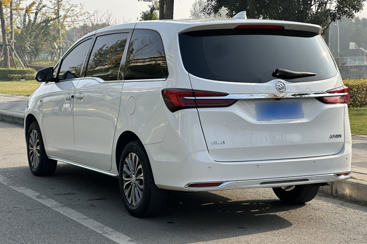 别克GL8 2023款 陆上公务舱 智享型车身外观6008