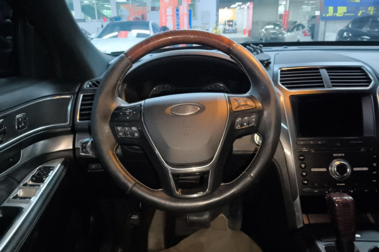 福特 探险者(进口) 2017款 3.5T 铂金版中控内饰13