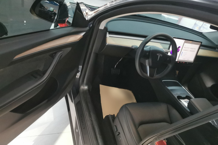 特斯拉 Model Y 2022款 改款 长续航全轮驱动版中控内饰20