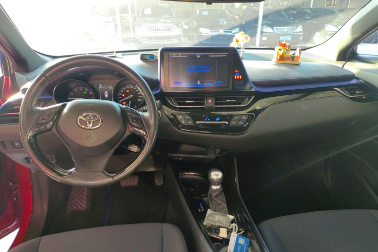 丰田C-HR 2018款 2.0L 豪华版 国V中控内饰12