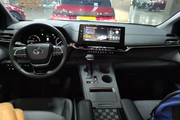 丰田 赛那SIENNA 2024款 2.5L混动 四驱尊贵版中控内饰12