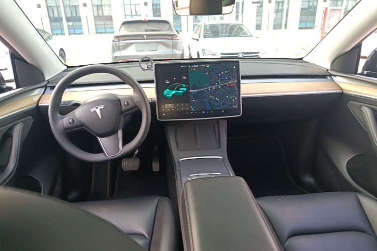 特斯拉 Model Y 2021款 长续航全轮驱动版 3D7中控内饰12