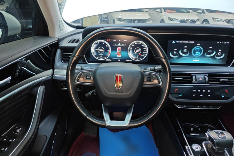 红旗HS5 2022款 改款 2.0T 智联旗享版中控内饰13