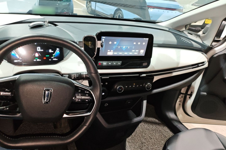 奔腾NAT 2022款 悦享出行 换电版 100kW 401km中控内饰12