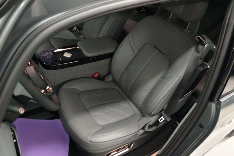 极氪MIX 2025款 长续航智驾版中控内饰19