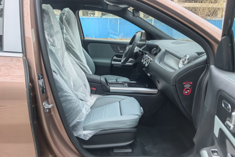 奔驰EQA 2025款 EQA 260中控内饰7003