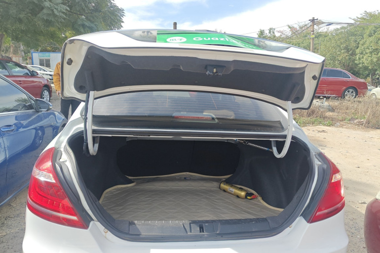 吉利汽车 帝豪 2016款 三厢 1.5L 手动向上版机舱底盘23