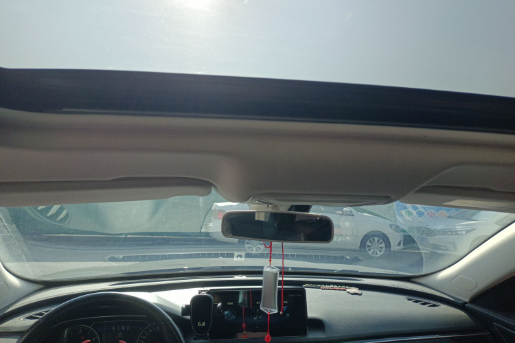 红旗H5 2022款 经典款 改款 1.5T DCT旗韵版中控内饰22