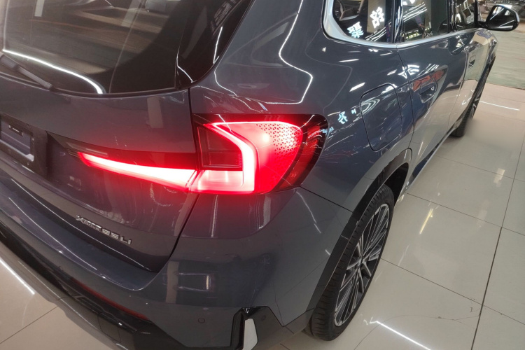 宝马X1 2023款 xDrive25Li X设计套装车身外观6006