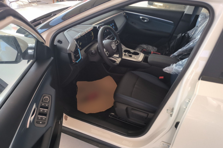 广汽传祺 传祺GS3 2023款 影速 270T 劲享版中控内饰20