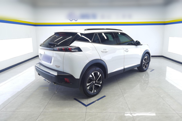 标致2008 2020款 230THP 风尚天窗版车身外观7