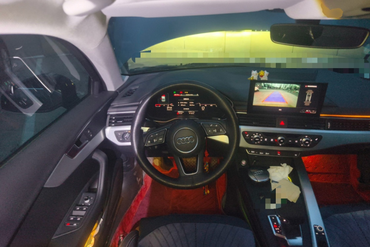 奥迪A4L 2020款 40 TFSI 时尚动感型中控内饰13