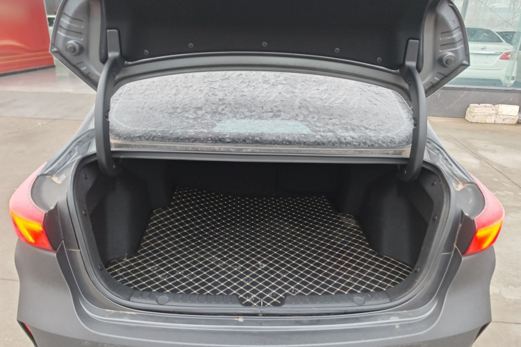 长安 逸动 2022款 PLUS 蓝鲸NE 1.4T GDI DCT尊贵版机舱底盘23