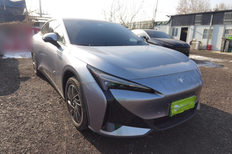 ARCFOX极狐 极狐 阿尔法S5 2025款 改款 560PRO 185kW车身外观3