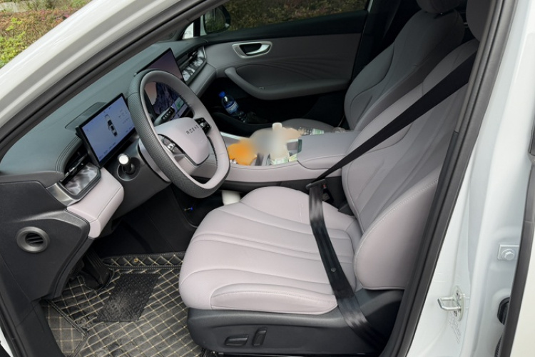 荣威M7 DMH 2025款 160km舒享版中控内饰7002