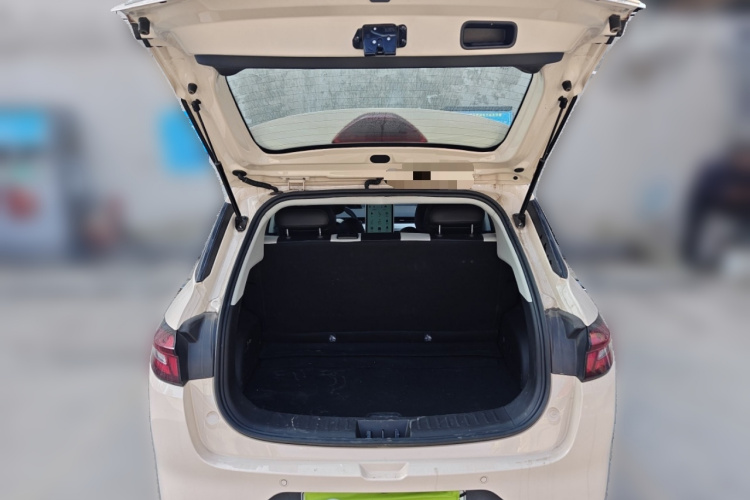 哪吒汽车 哪吒AYA 2023款 318 Lite中控内饰23