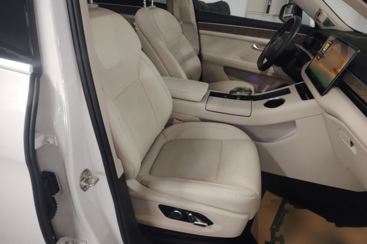 鸿蒙智行 问界M5 2022款 增程四驱至臻版局部细节41