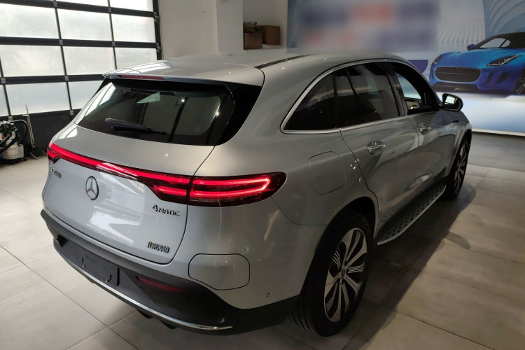 奔驰EQC 2020款 EQC 400 4MATIC 创世代 1886限量版车身外观6005