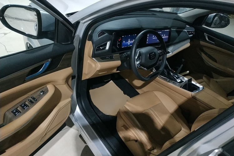 蓝电E5 2023款 1.5L DE-i 100KM畅享型 5座中控内饰7003