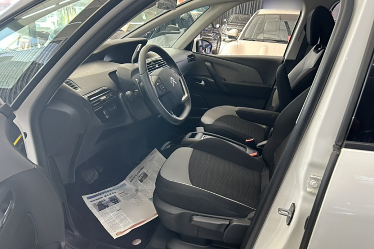 雪铁龙 C4 PICASSO 2015款 Grand 1.6T 时尚型 7座中控内饰7004