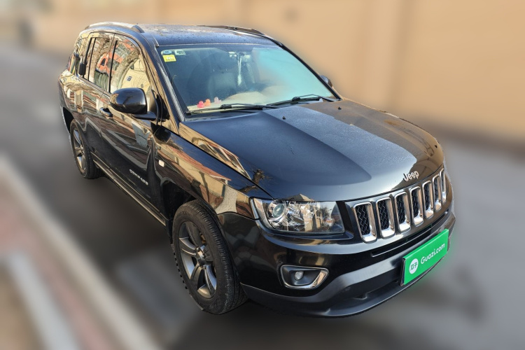 Jeep 指南者(进口) 2014款 改款 2.4L 四驱舒适版车身外观3