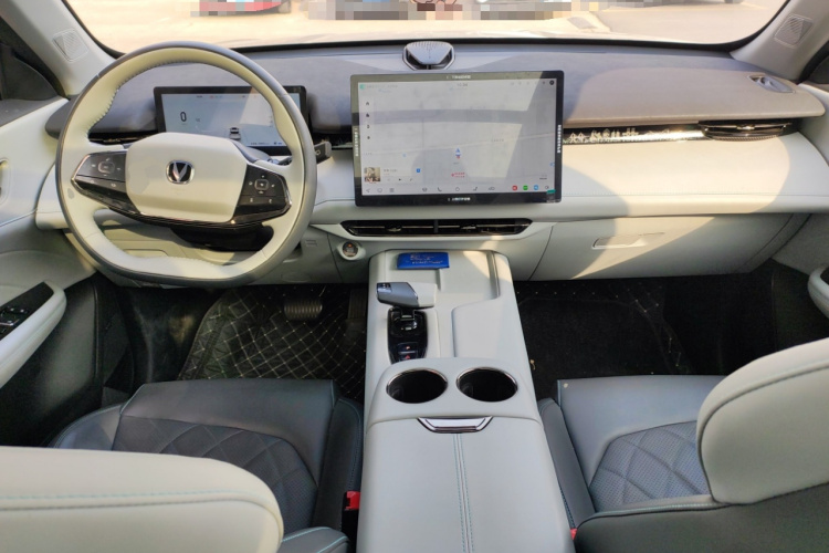 长安UNI-Z新能源 2024款 蓝鲸智电iDD 125km 卓越型中控内饰7002