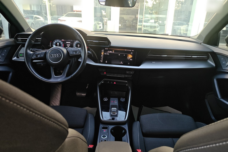 奥迪A3 2021款 A3L Limousine 35 TFSI 进取运动型中控内饰12