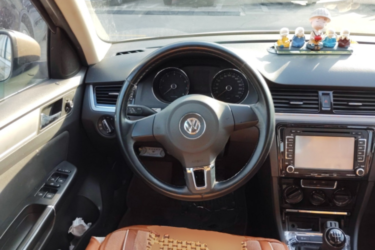 大众 宝来 2015款 质惠版 1.6L 手动时尚型中控内饰13