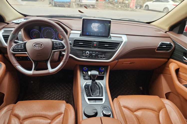 北汽幻速S7 2018款 1.5T 自动尊享型中控内饰12