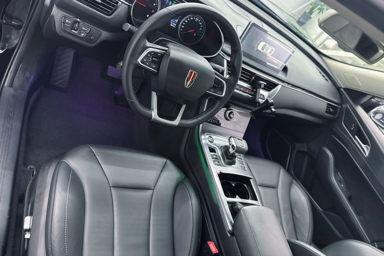 红旗H5 2020款 1.8T 自动智联旗享版中控内饰7002