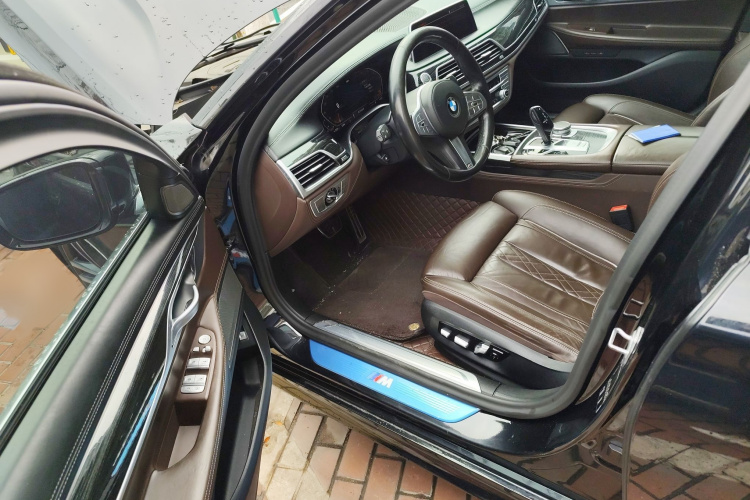 宝马7系 2019款 730Li M运动套装中控内饰7003