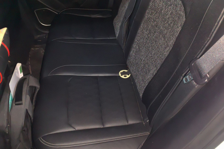 吉利几何C 2020款 甄选续航版 550KM C++中控内饰7004