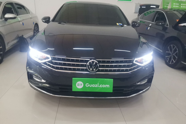 大众 迈腾 2023款 200万辆纪念版 280TSI DSG舒适型车身外观2