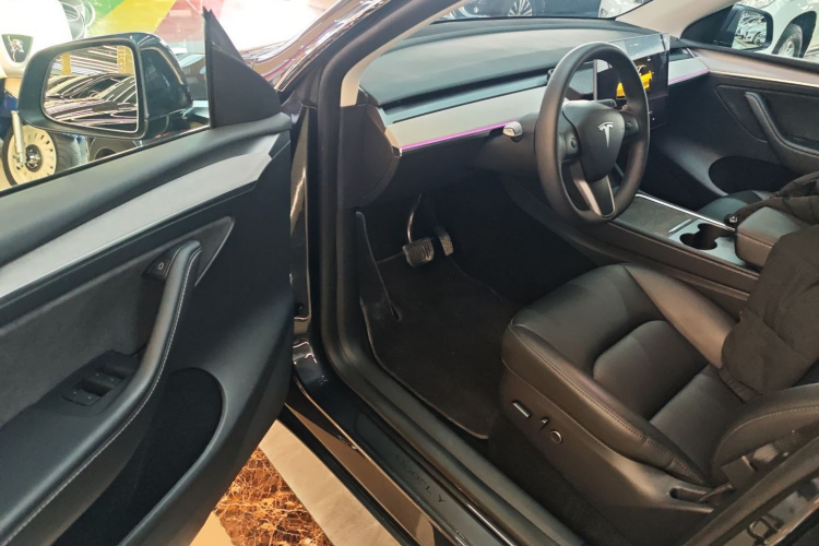 特斯拉 Model Y 2024款 后轮驱动版中控内饰20