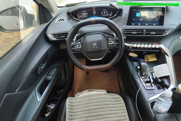 标致4008 2019款 380THP 尝先版中控内饰13