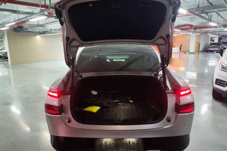 小鹏P7 2023款 P7i 702 Pro局部细节23