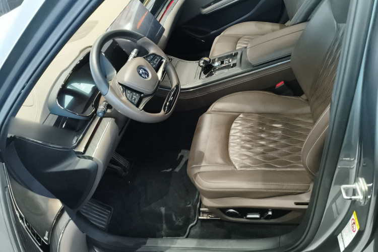 比亚迪 汉 2020款 DM 四驱性能版尊贵型局部细节19