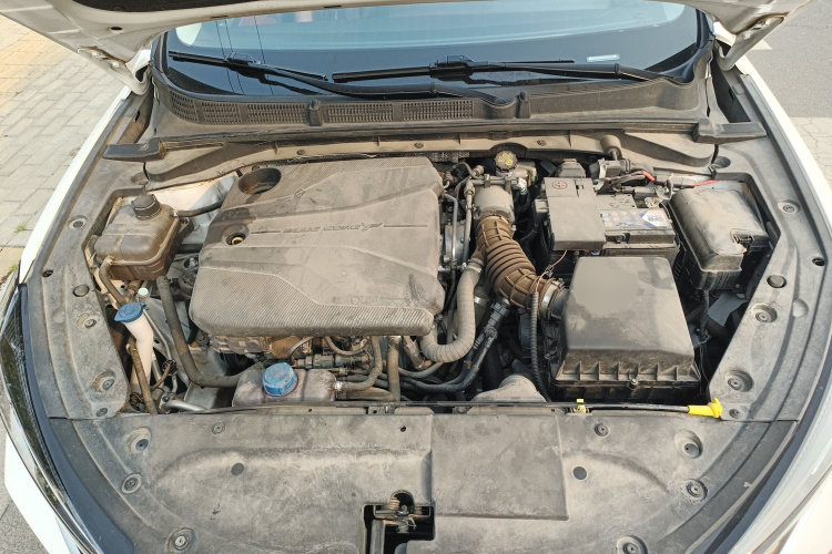 长安 逸动 2022款 PLUS 蓝鲸NE 1.4T GDI DCT尊贵版局部细节24