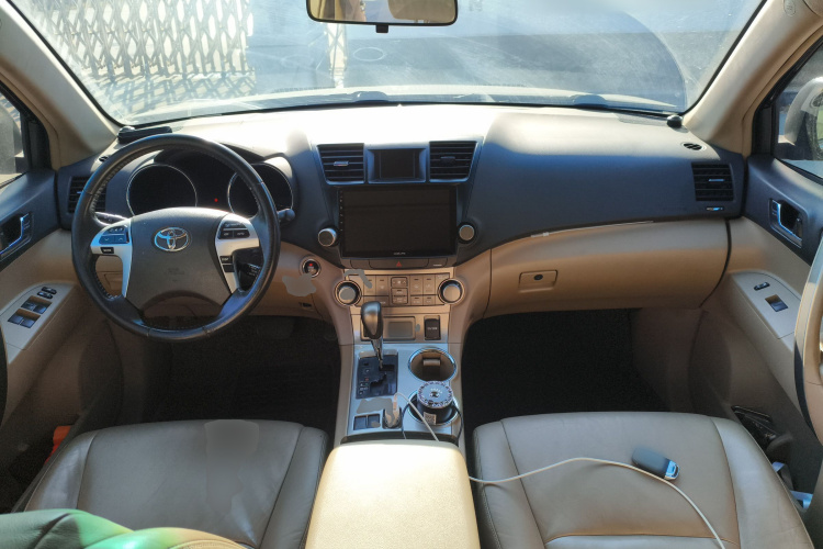丰田 汉兰达 2012款 2.7L 两驱7座豪华版中控内饰12