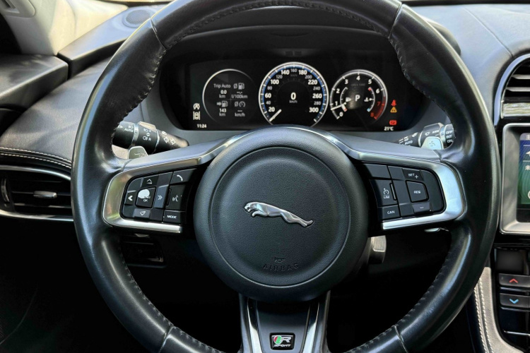 捷豹F-PACE 2018款 2.0T 四驱R-Sport运动版局部细节13