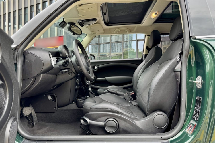 MINI Clubman 2011款 1.6L COOPER Fun中控内饰7006